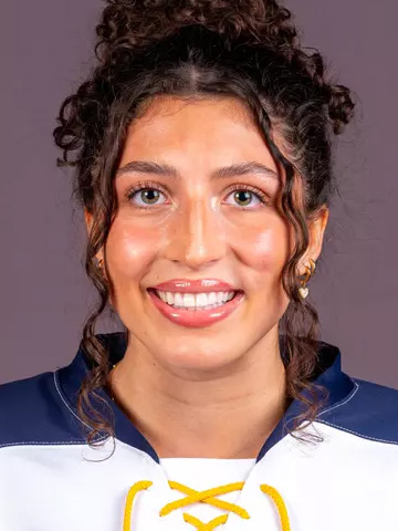 Gabi Jones headshot