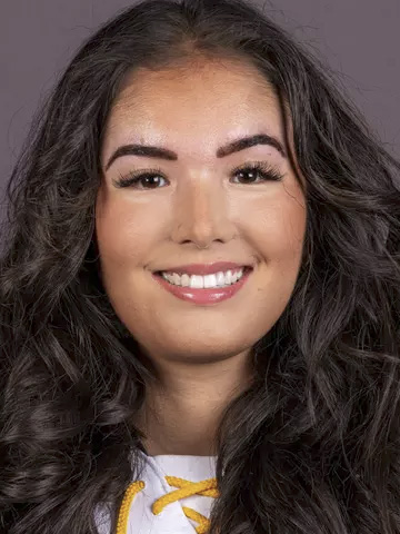 Tara Blackburn headshot