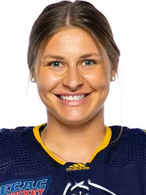Mia Lopata headshot