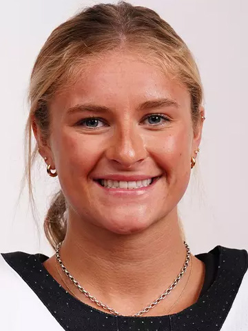 Ellie Bayard headshot