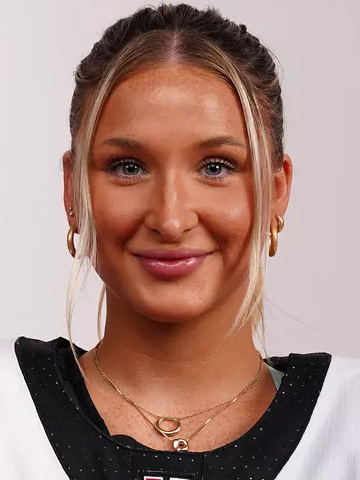Paige Lester headshot