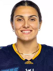 Tessa Holk headshot