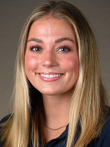 Maddy Christian headshot