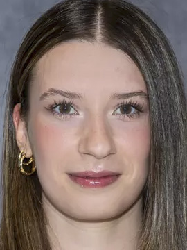 Emma Mörtl headshot