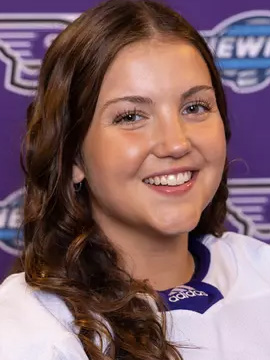 Hannah Squires headshot