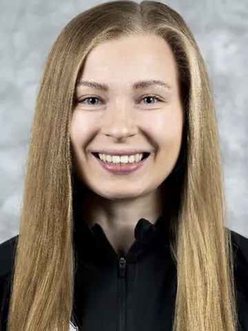 Krista Parkkonen headshot