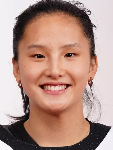 Annie Sun headshot