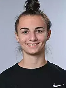 Julia Cabral headshot