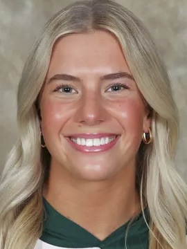 Olivia Dronen headshot