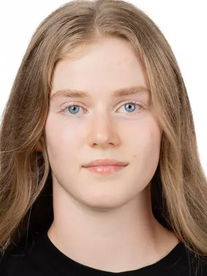 Avery Pickering headshot