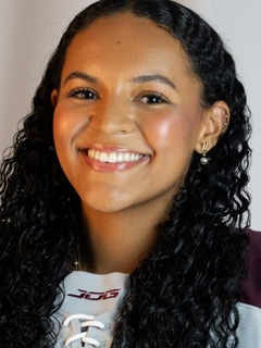 Ella Dunn headshot