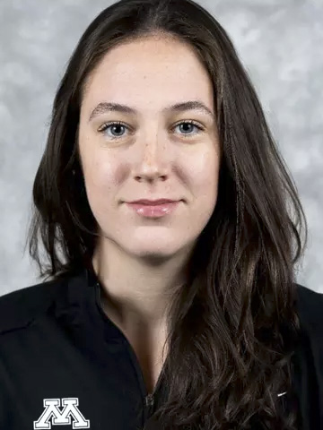 Emma Kreisz headshot