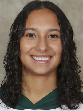 Isa Goettl headshot