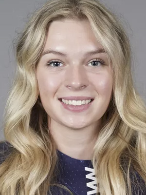 Carly Sardine headshot