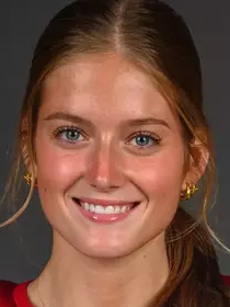Ella Holm headshot
