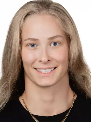 Farah Walker headshot