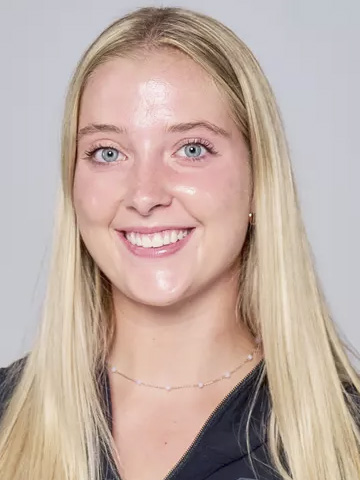 Maria Roth headshot