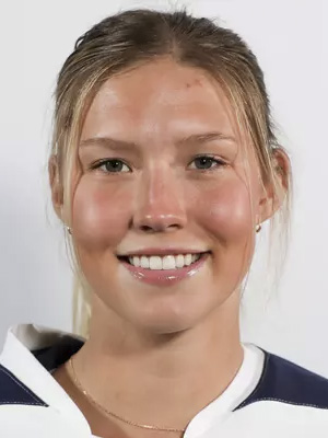Cami Bell headshot