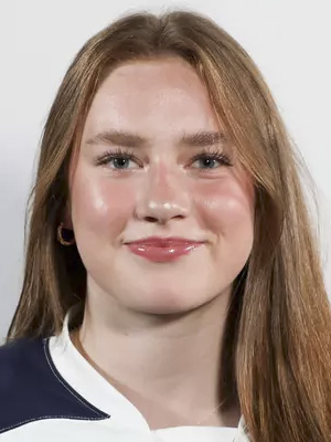 Avery Peters headshot