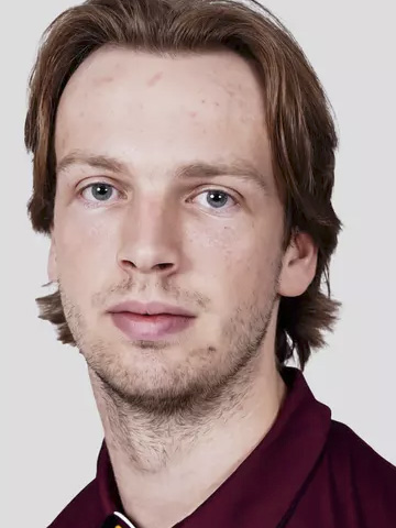 Noah Beck headshot