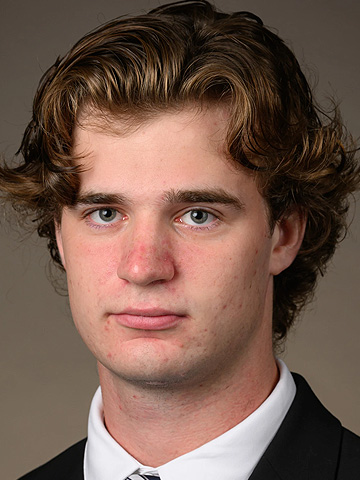 Casey Aman headshot